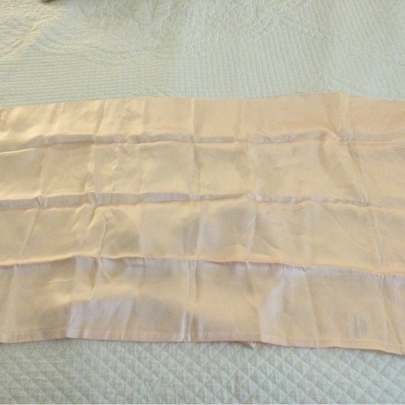 Dreamsacks Pink 100% Silk Pillowcase - Picture 7 of 9